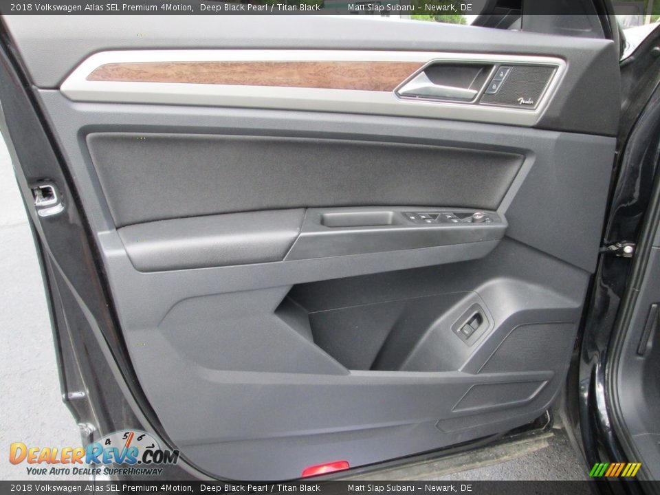 Door Panel of 2018 Volkswagen Atlas SEL Premium 4Motion Photo #13