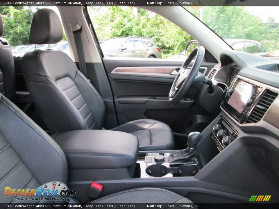 Front Seat of 2018 Volkswagen Atlas SEL Premium 4Motion Photo #16