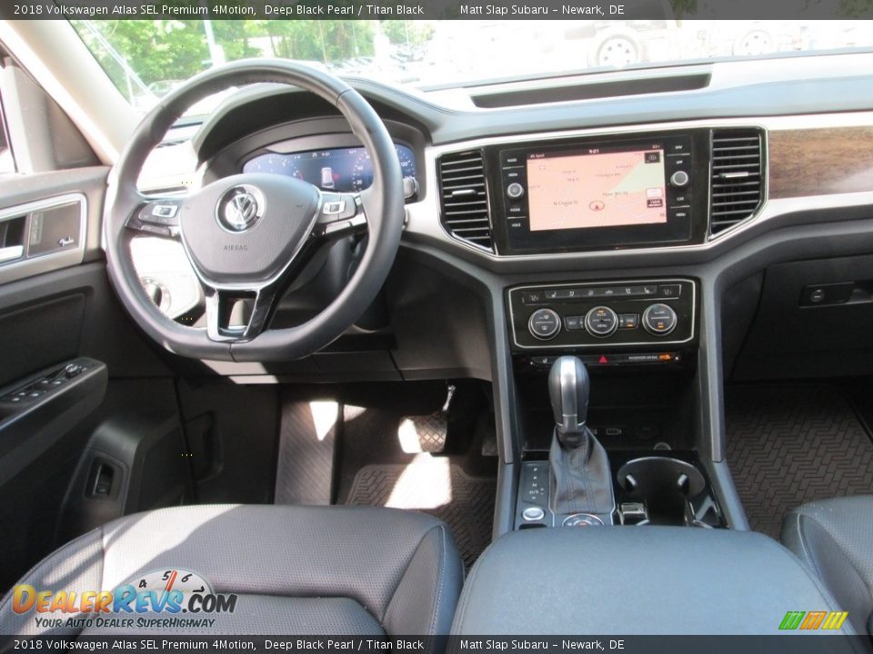 Dashboard of 2018 Volkswagen Atlas SEL Premium 4Motion Photo #18