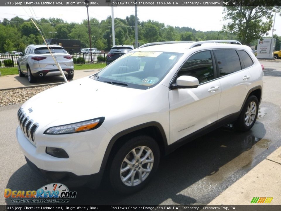 2016 Jeep Cherokee Latitude 4x4 Bright White / Black Photo #5