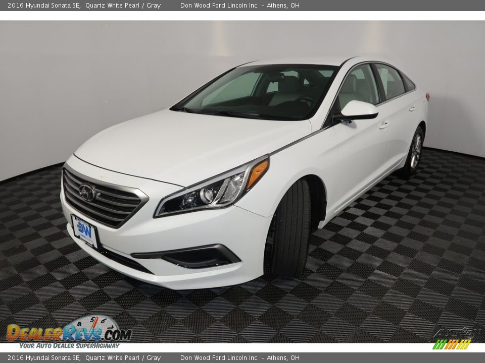 2016 Hyundai Sonata SE Quartz White Pearl / Gray Photo #8