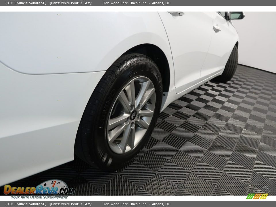 2016 Hyundai Sonata SE Quartz White Pearl / Gray Photo #21