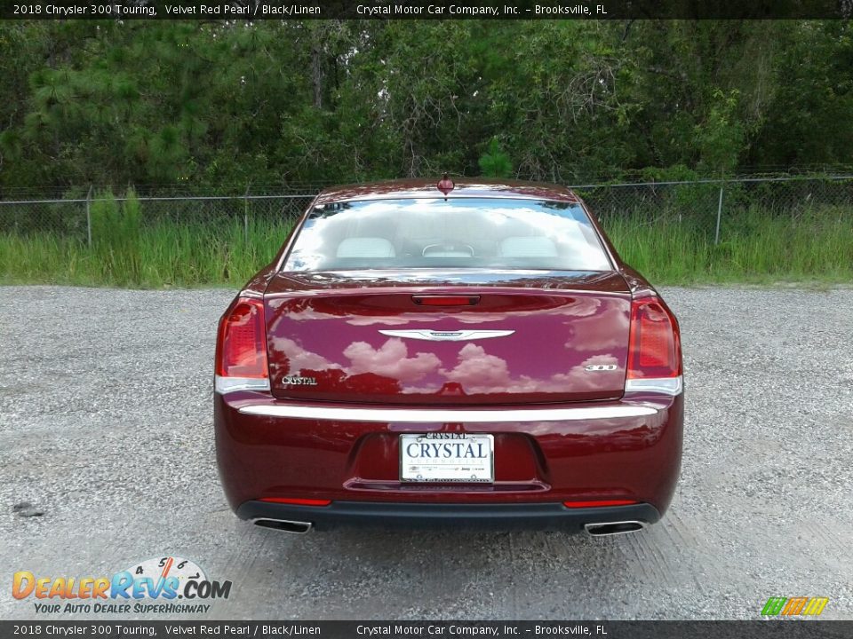2018 Chrysler 300 Touring Velvet Red Pearl / Black/Linen Photo #4