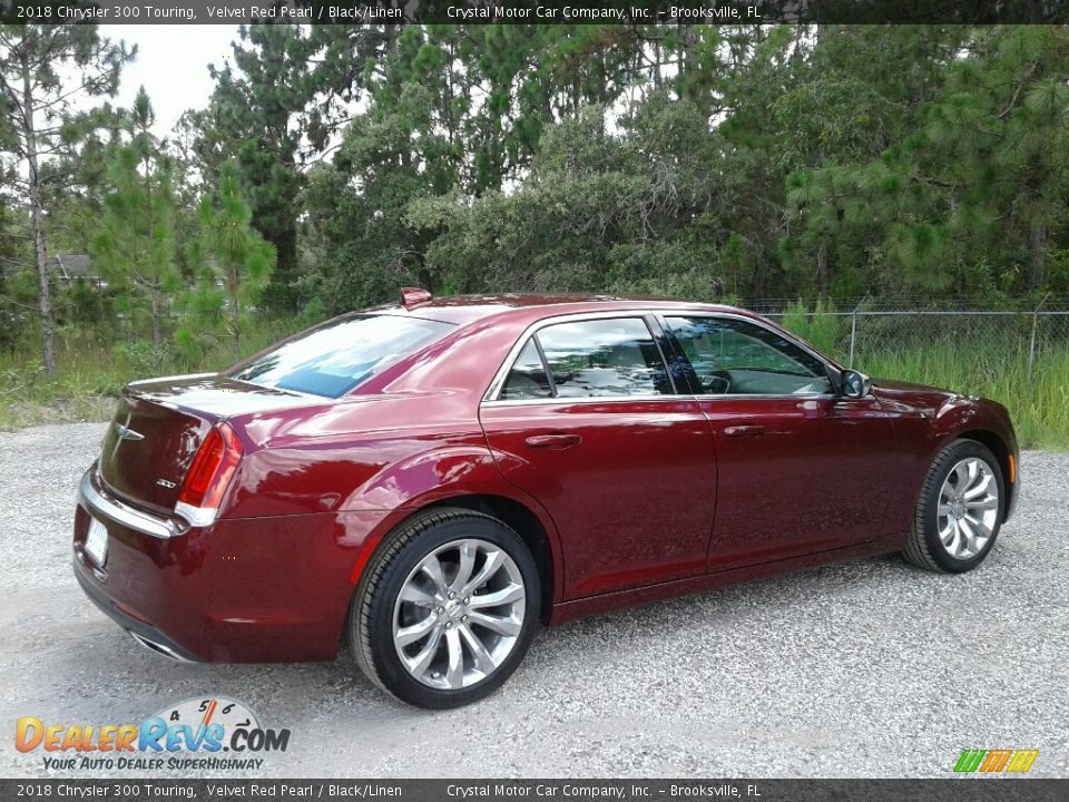 2018 Chrysler 300 Touring Velvet Red Pearl / Black/Linen Photo #5