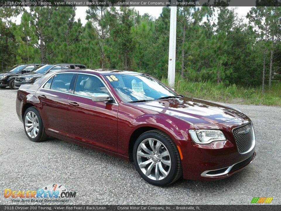 2018 Chrysler 300 Touring Velvet Red Pearl / Black/Linen Photo #7