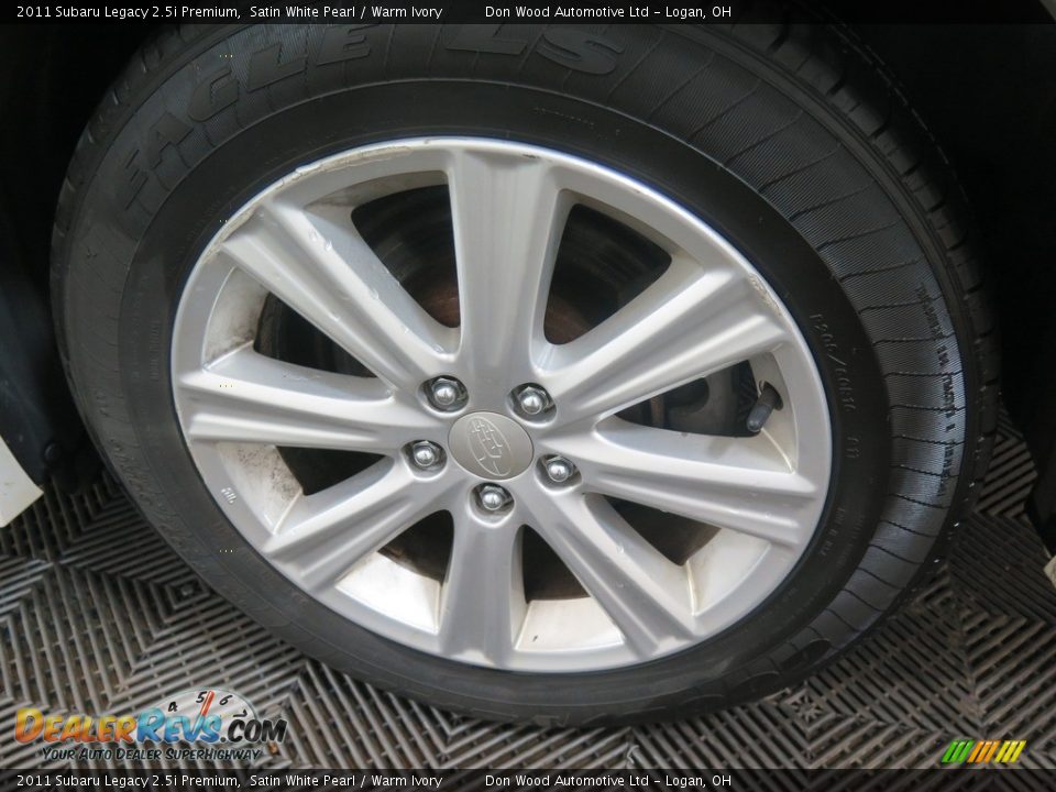 2011 Subaru Legacy 2.5i Premium Satin White Pearl / Warm Ivory Photo #23