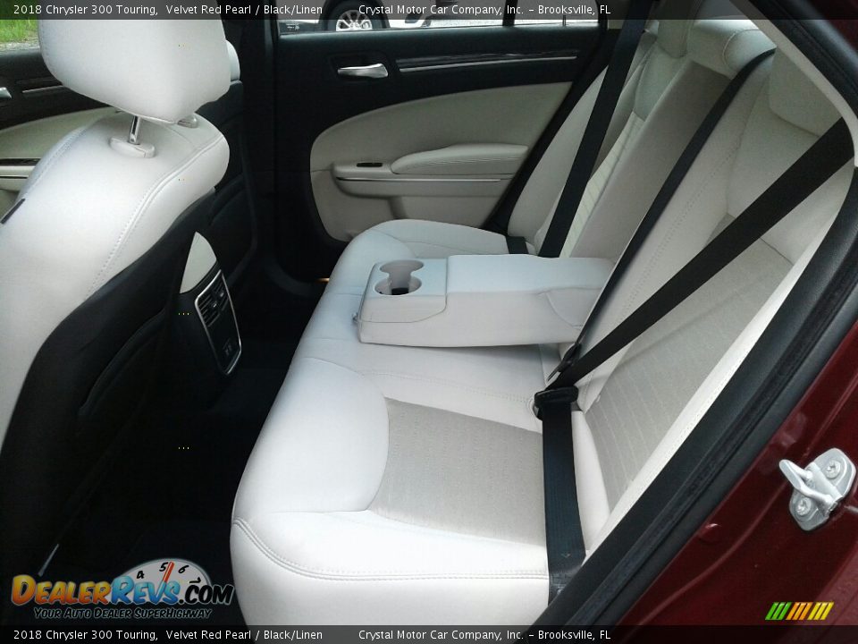 2018 Chrysler 300 Touring Velvet Red Pearl / Black/Linen Photo #10