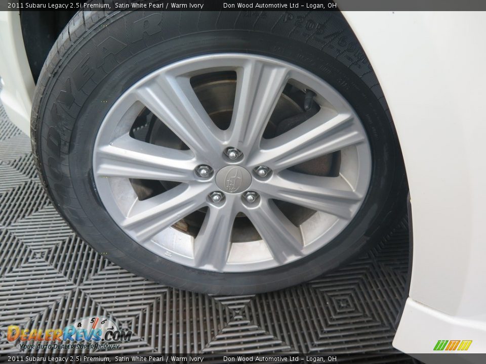 2011 Subaru Legacy 2.5i Premium Satin White Pearl / Warm Ivory Photo #24