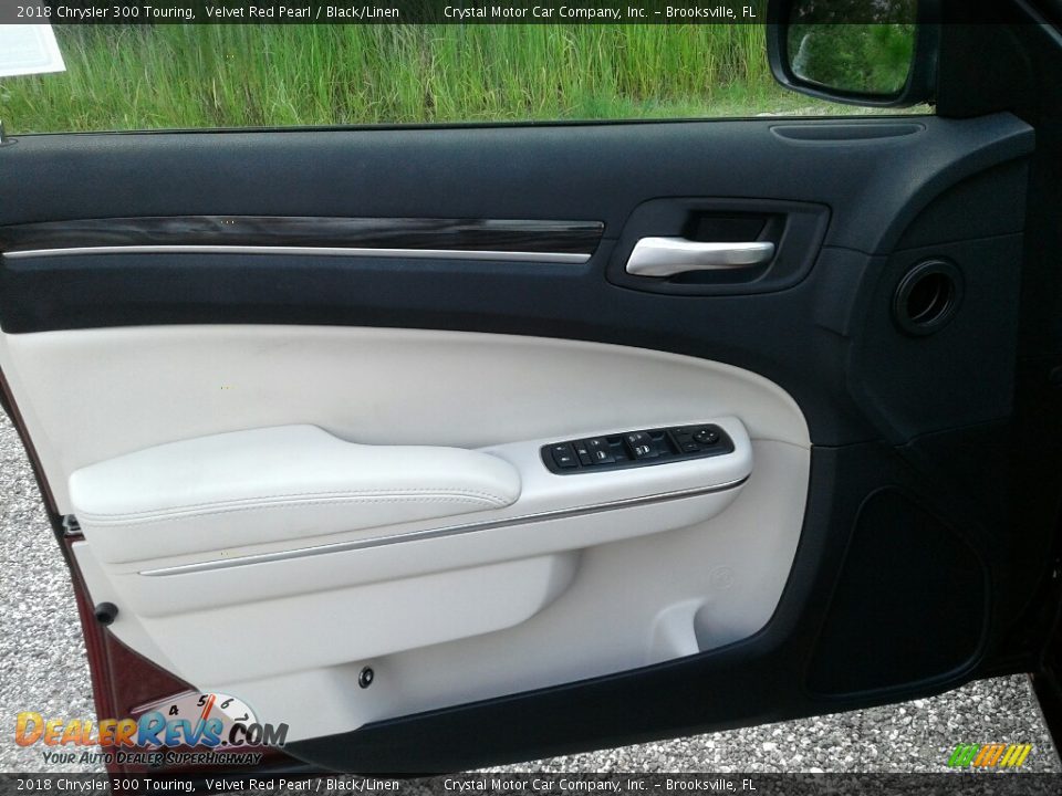 2018 Chrysler 300 Touring Velvet Red Pearl / Black/Linen Photo #17