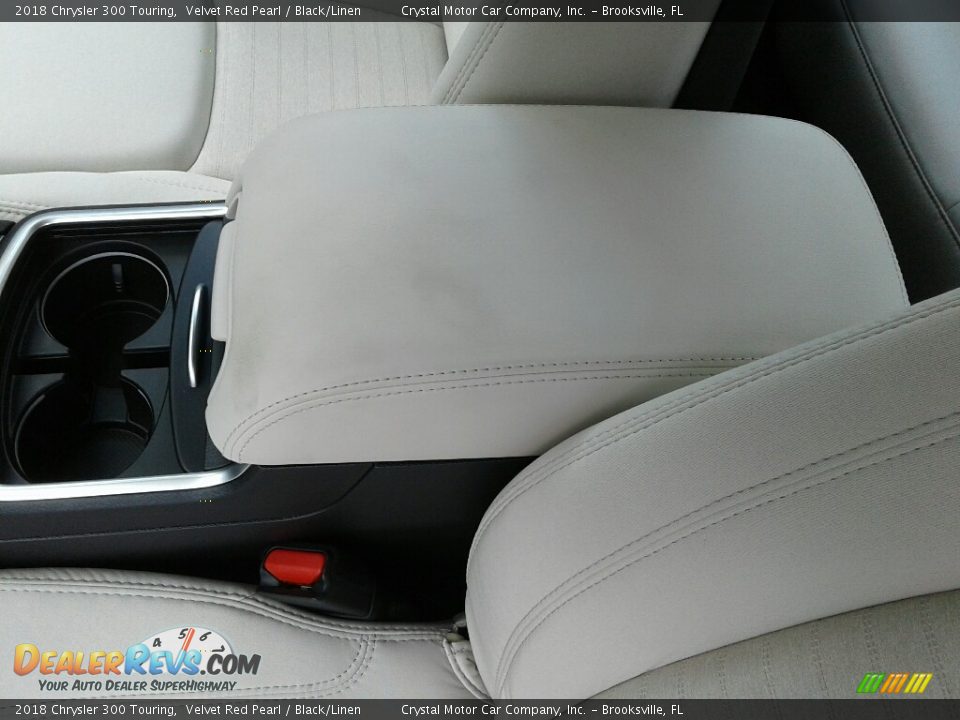 2018 Chrysler 300 Touring Velvet Red Pearl / Black/Linen Photo #18