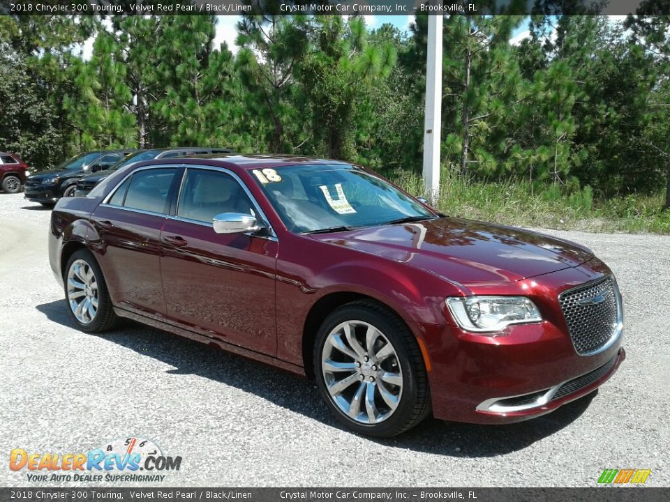 2018 Chrysler 300 Touring Velvet Red Pearl / Black/Linen Photo #7