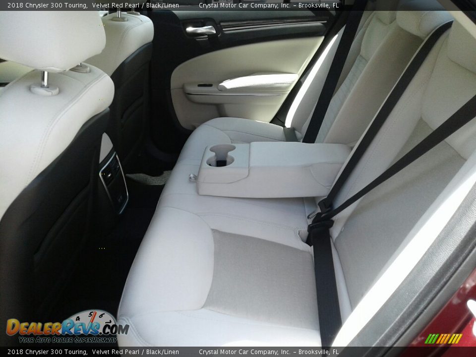 2018 Chrysler 300 Touring Velvet Red Pearl / Black/Linen Photo #10