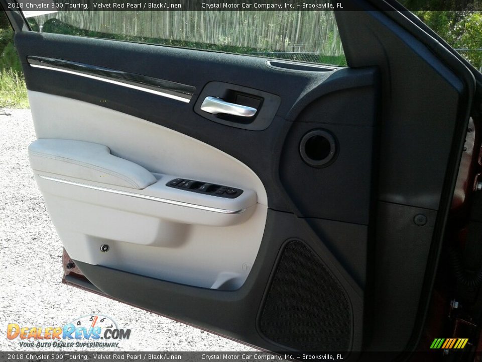 2018 Chrysler 300 Touring Velvet Red Pearl / Black/Linen Photo #17