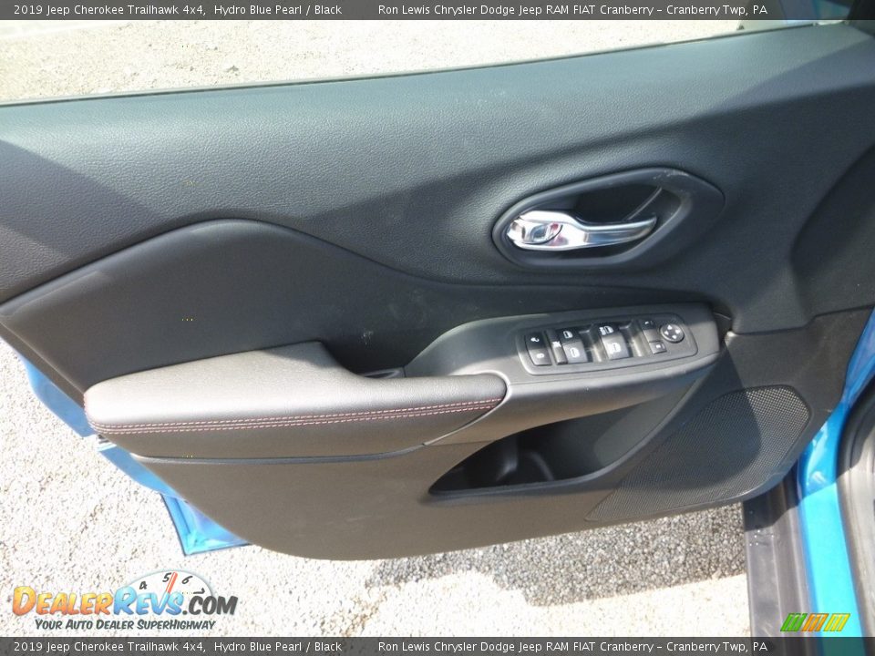 2019 Jeep Cherokee Trailhawk 4x4 Hydro Blue Pearl / Black Photo #14