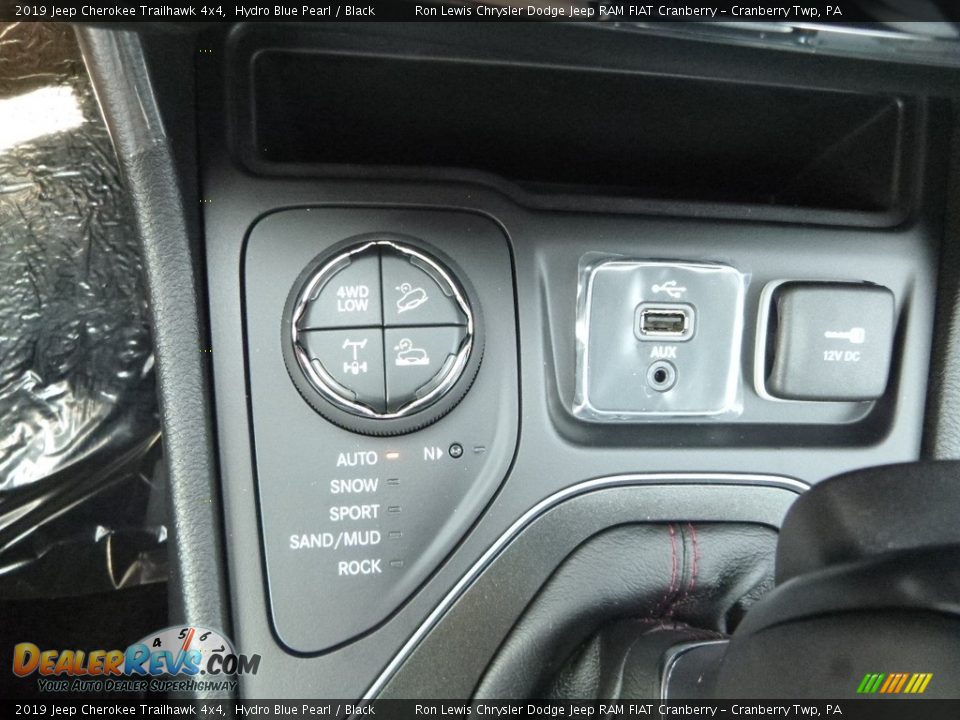 2019 Jeep Cherokee Trailhawk 4x4 Hydro Blue Pearl / Black Photo #20