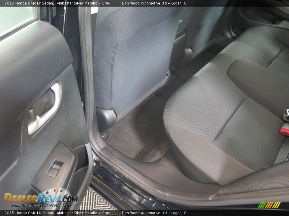 2015 Honda Civic LX Sedan Alabaster Silver Metallic / Gray Photo #33