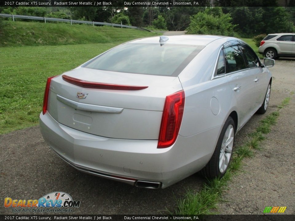 2017 Cadillac XTS Luxury Radiant Silver Metallic / Jet Black Photo #3