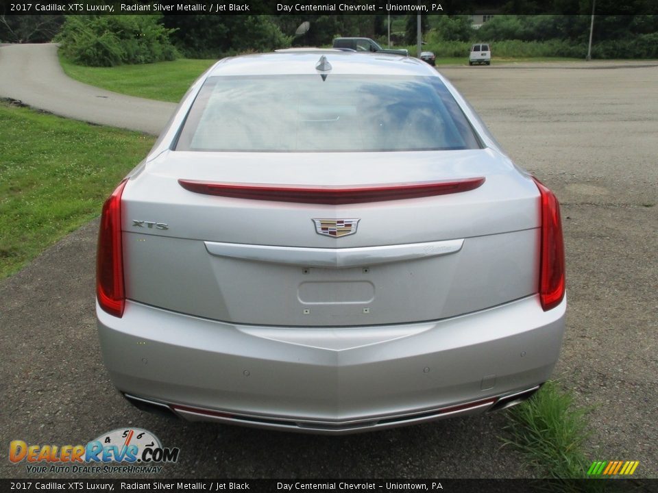 2017 Cadillac XTS Luxury Radiant Silver Metallic / Jet Black Photo #4