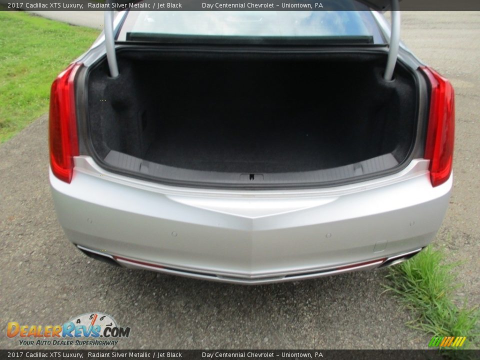 2017 Cadillac XTS Luxury Radiant Silver Metallic / Jet Black Photo #11