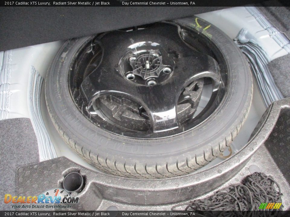 2017 Cadillac XTS Luxury Radiant Silver Metallic / Jet Black Photo #13