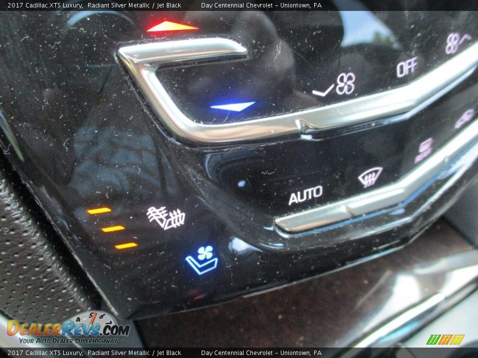 2017 Cadillac XTS Luxury Radiant Silver Metallic / Jet Black Photo #19