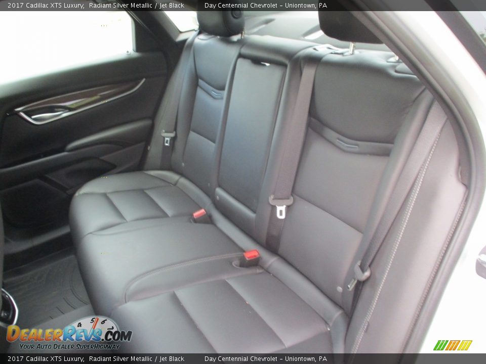 2017 Cadillac XTS Luxury Radiant Silver Metallic / Jet Black Photo #24