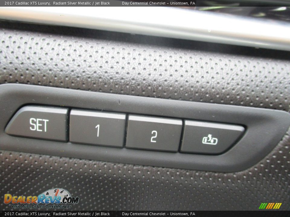 2017 Cadillac XTS Luxury Radiant Silver Metallic / Jet Black Photo #36