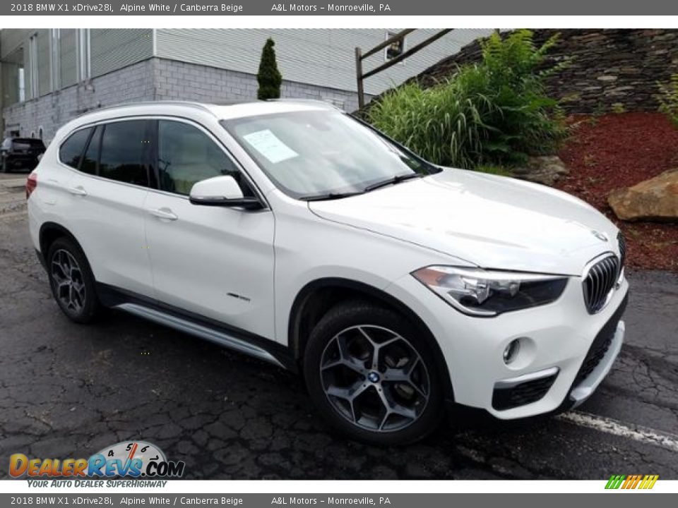 2018 BMW X1 xDrive28i Alpine White / Canberra Beige Photo #1