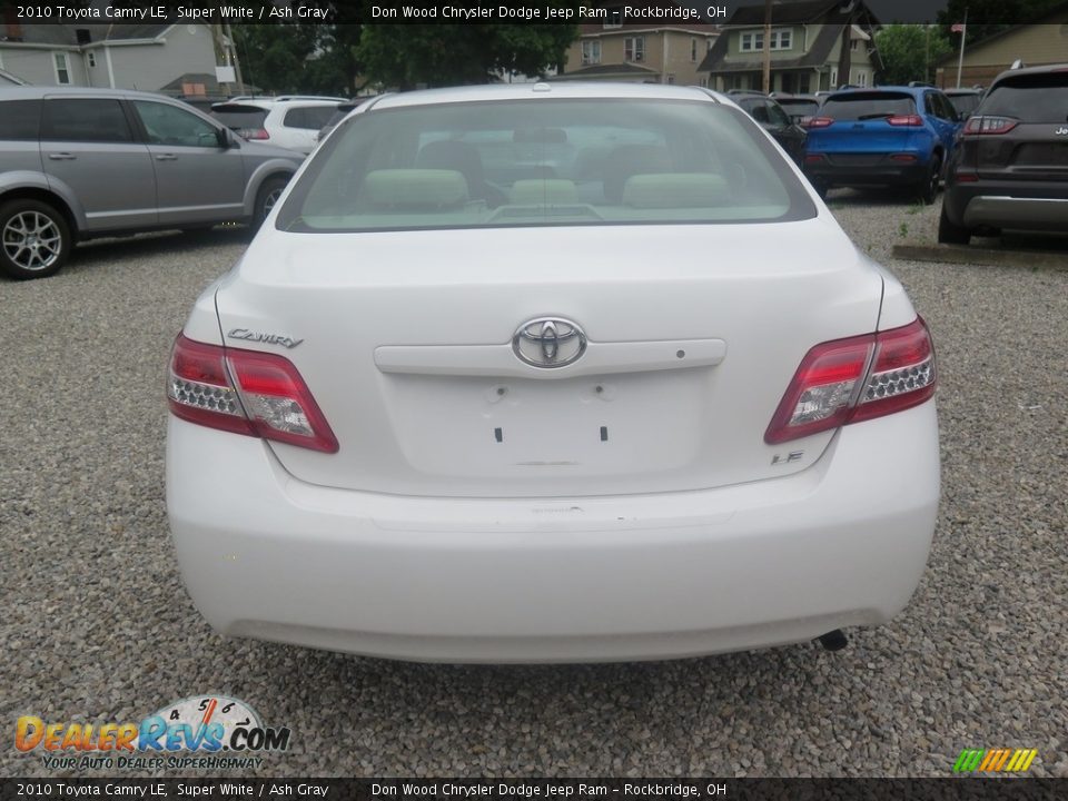 2010 Toyota Camry LE Super White / Ash Gray Photo #9