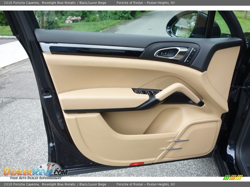 2016 Porsche Cayenne Moonlight Blue Metallic / Black/Luxor Beige Photo #11