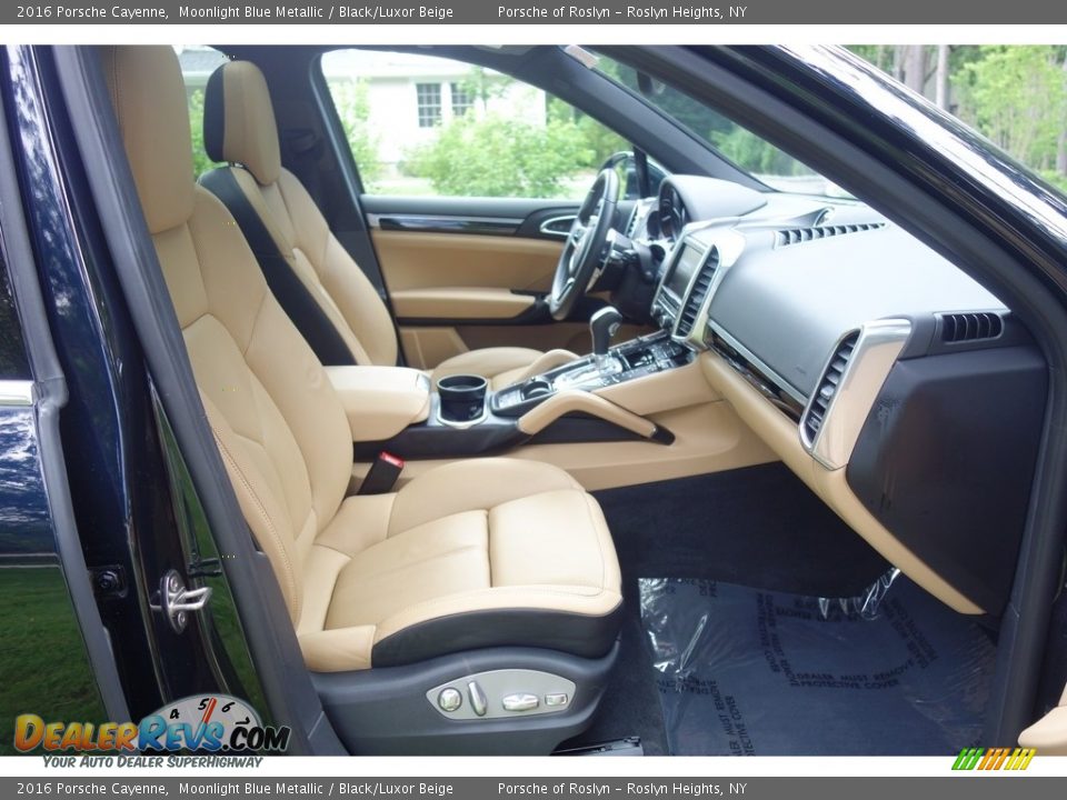 2016 Porsche Cayenne Moonlight Blue Metallic / Black/Luxor Beige Photo #16