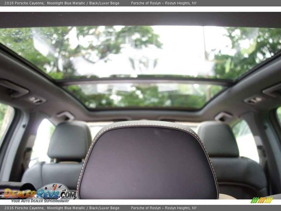 2016 Porsche Cayenne Moonlight Blue Metallic / Black/Luxor Beige Photo #18