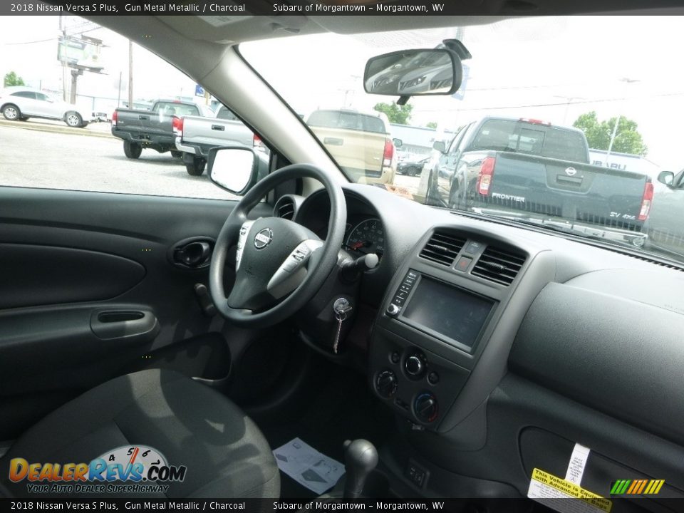 2018 Nissan Versa S Plus Gun Metal Metallic / Charcoal Photo #11