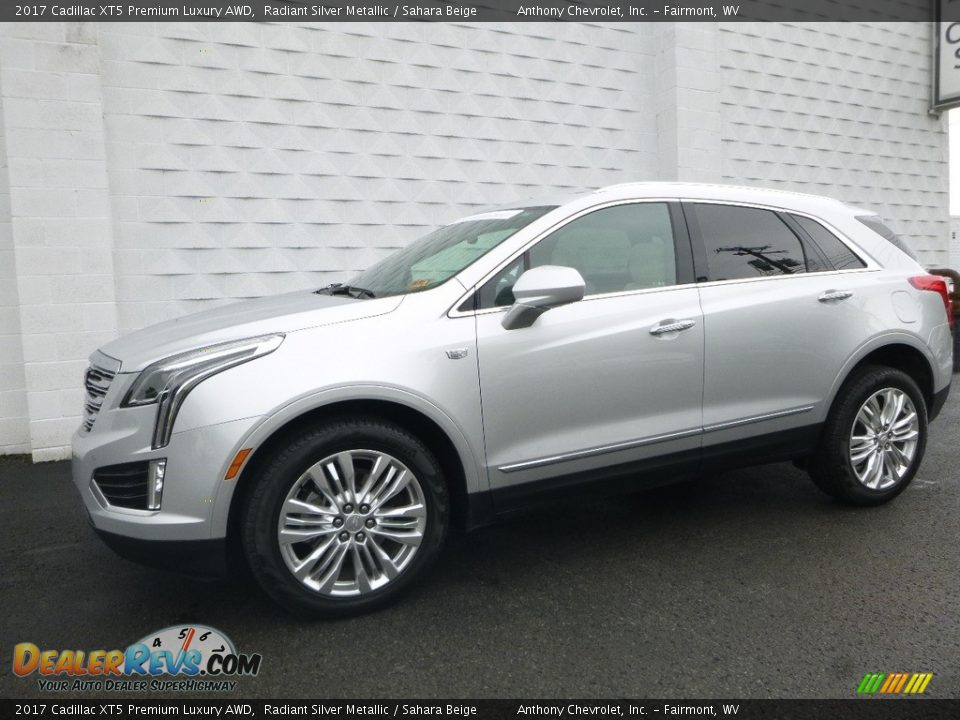 2017 Cadillac XT5 Premium Luxury AWD Radiant Silver Metallic / Sahara Beige Photo #2