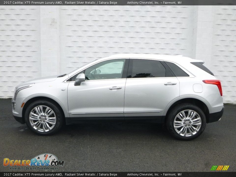 2017 Cadillac XT5 Premium Luxury AWD Radiant Silver Metallic / Sahara Beige Photo #3