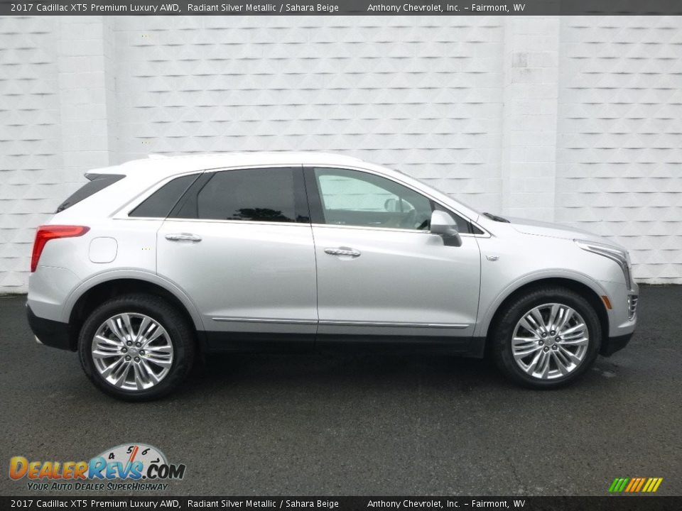 2017 Cadillac XT5 Premium Luxury AWD Radiant Silver Metallic / Sahara Beige Photo #4