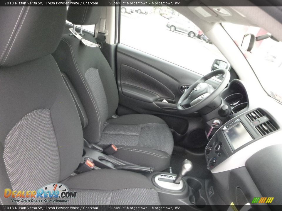 2018 Nissan Versa SV Fresh Powder White / Charcoal Photo #10