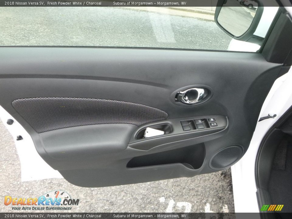 2018 Nissan Versa SV Fresh Powder White / Charcoal Photo #13