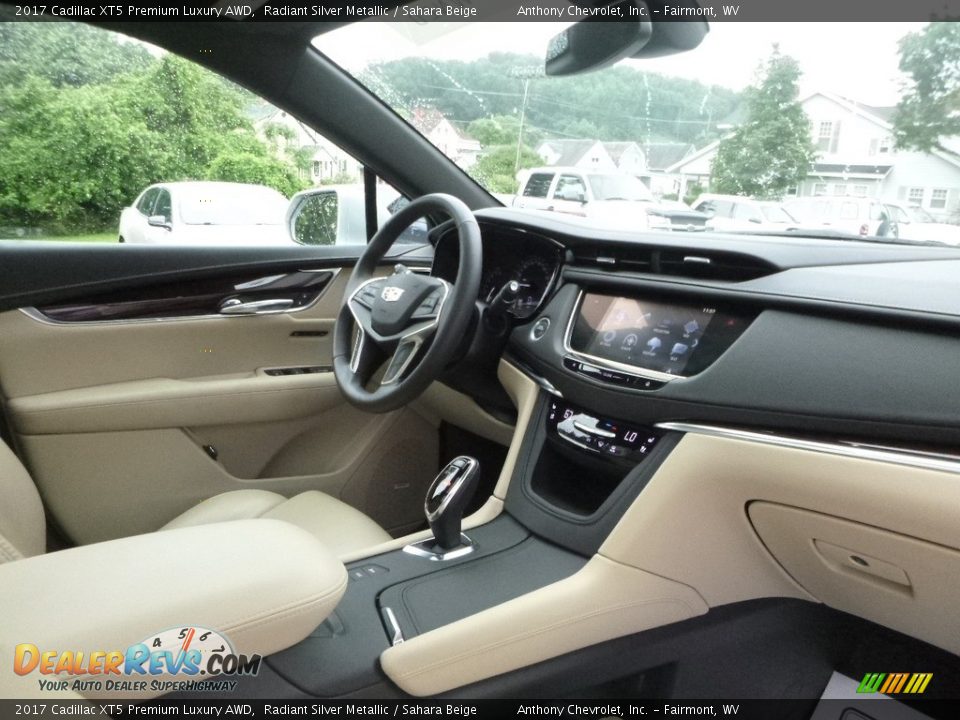 2017 Cadillac XT5 Premium Luxury AWD Radiant Silver Metallic / Sahara Beige Photo #10