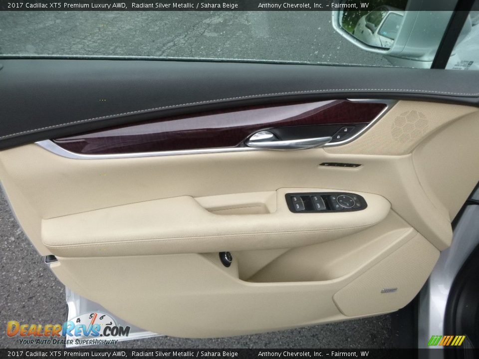 2017 Cadillac XT5 Premium Luxury AWD Radiant Silver Metallic / Sahara Beige Photo #12