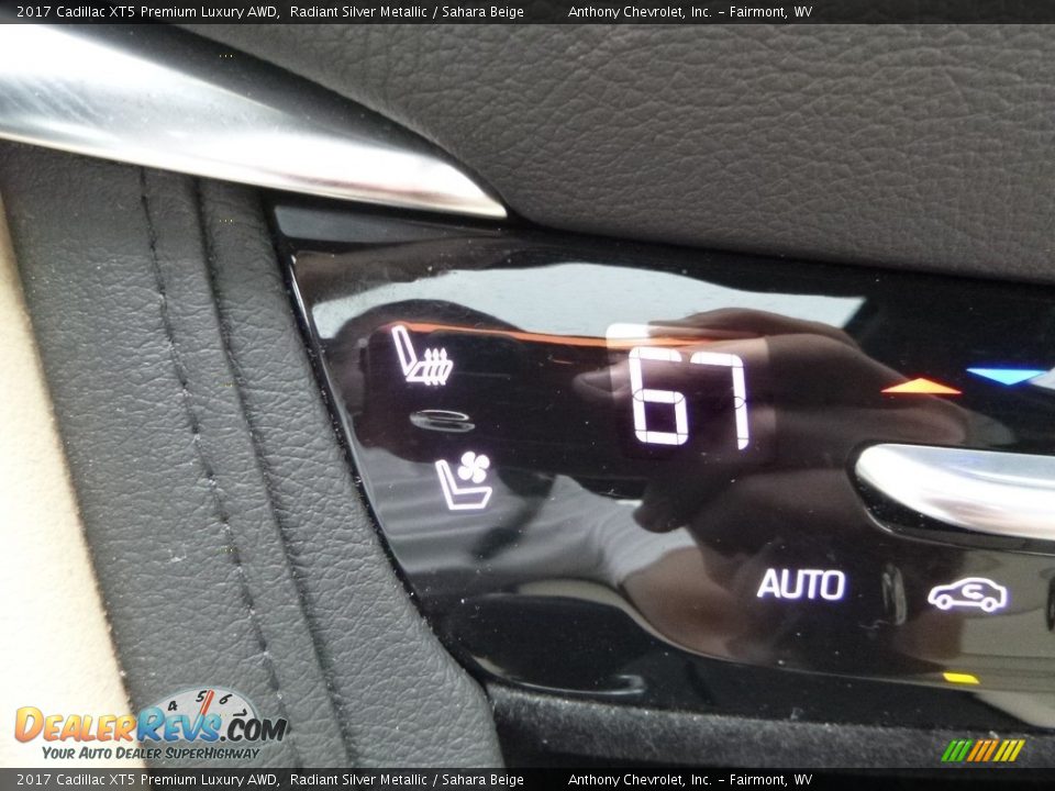 2017 Cadillac XT5 Premium Luxury AWD Radiant Silver Metallic / Sahara Beige Photo #17