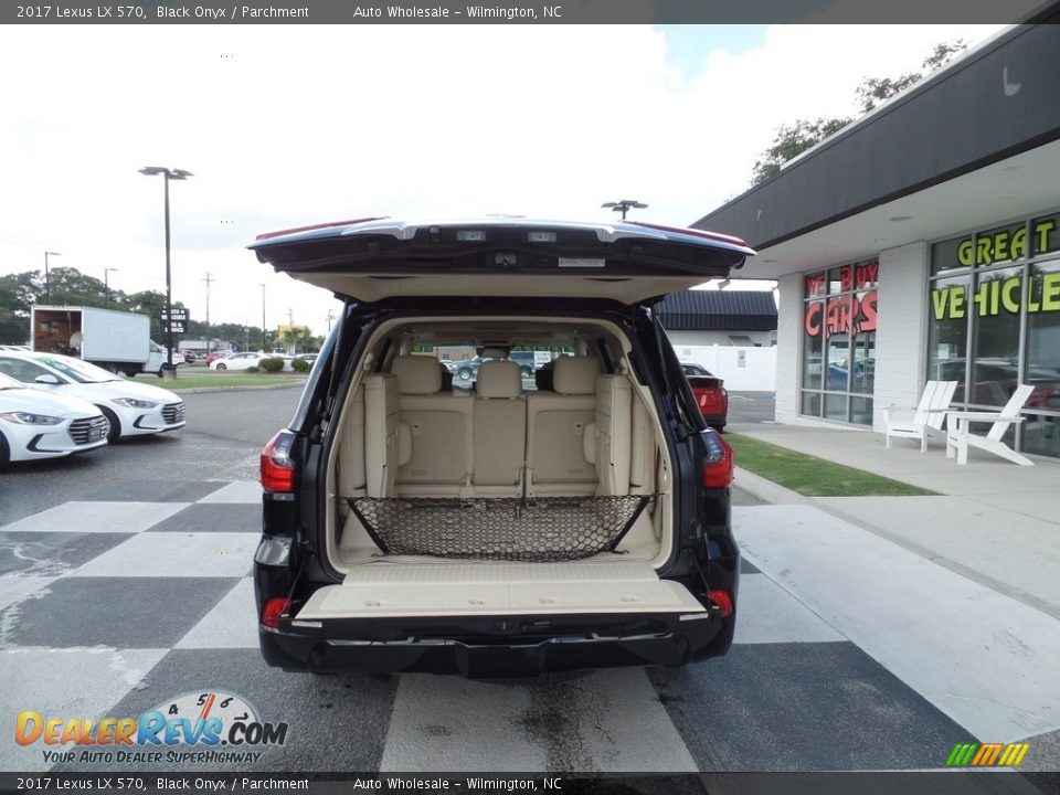 2017 Lexus LX 570 Black Onyx / Parchment Photo #5