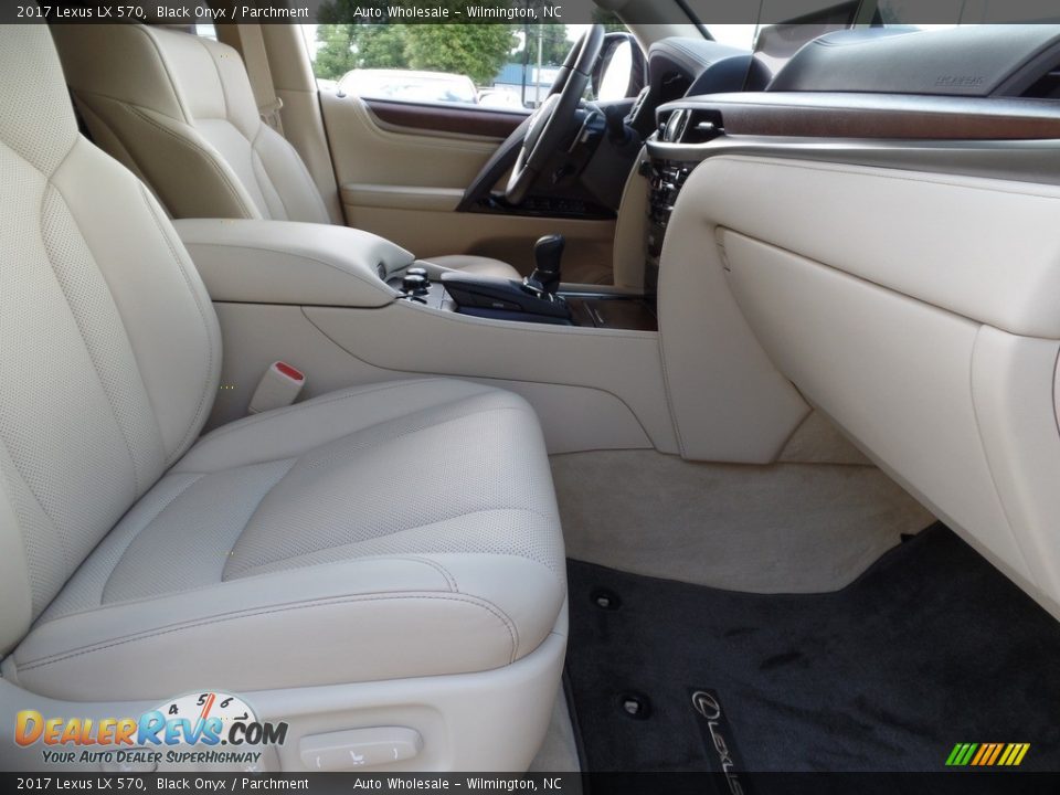 2017 Lexus LX 570 Black Onyx / Parchment Photo #13