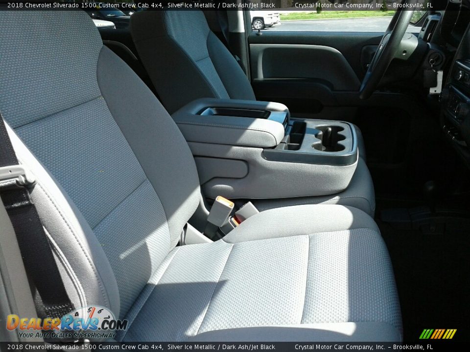 2018 Chevrolet Silverado 1500 Custom Crew Cab 4x4 Silver Ice Metallic / Dark Ash/Jet Black Photo #12