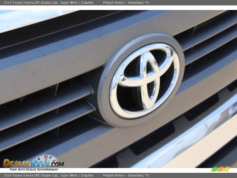2014 Toyota Tundra SR5 Double Cab Super White / Graphite Photo #11