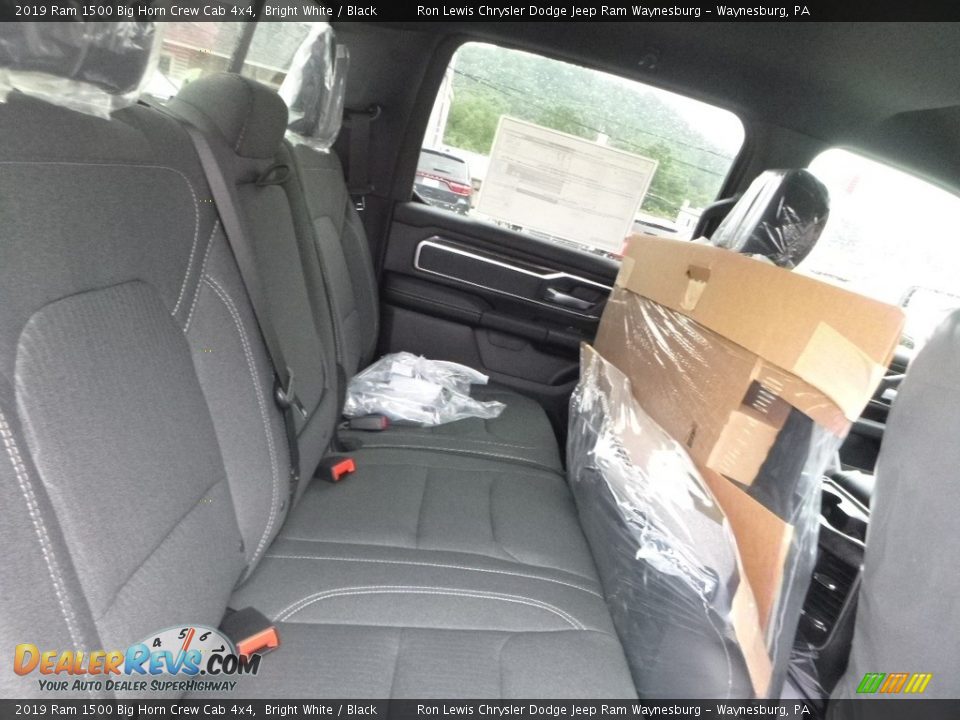 2019 Ram 1500 Big Horn Crew Cab 4x4 Bright White / Black Photo #11