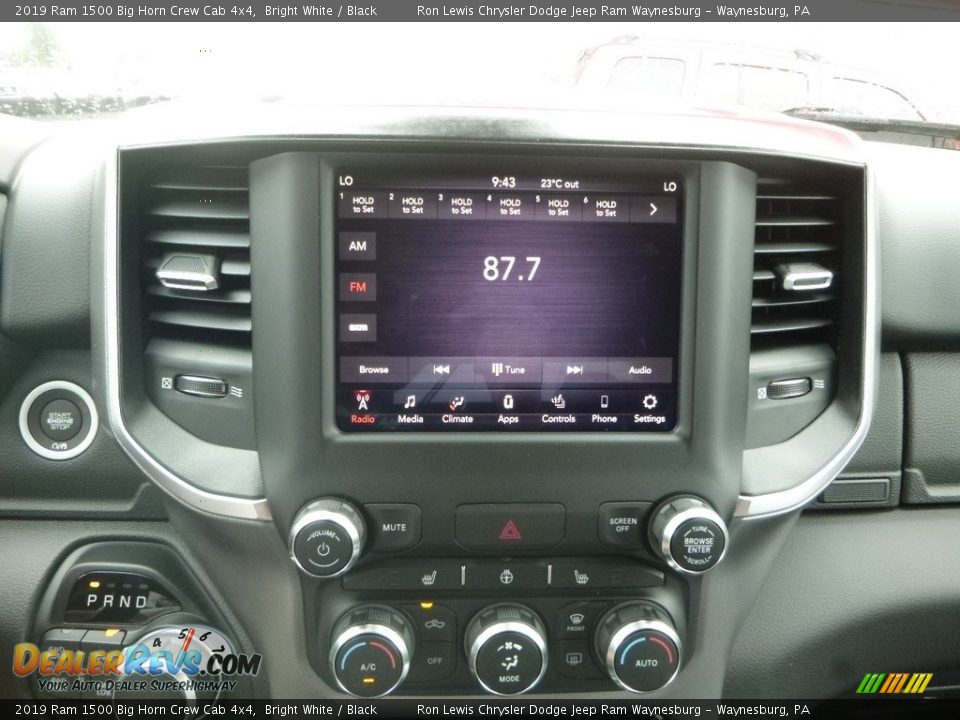 2019 Ram 1500 Big Horn Crew Cab 4x4 Bright White / Black Photo #17