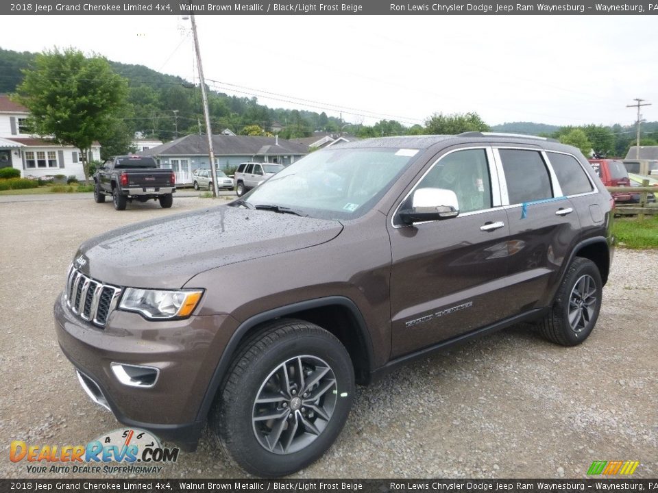 Front 3/4 View of 2018 Jeep Grand Cherokee Limited 4x4 Photo #1