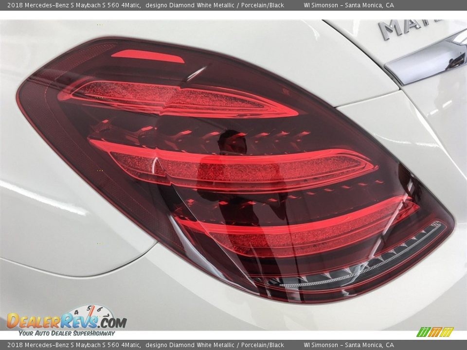 2018 Mercedes-Benz S Maybach S 560 4Matic designo Diamond White Metallic / Porcelain/Black Photo #25