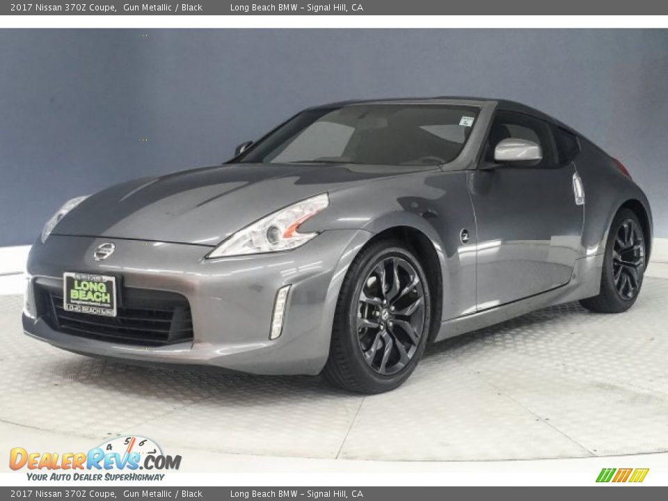 Front 3/4 View of 2017 Nissan 370Z Coupe Photo #12